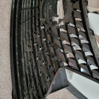 решетка в предна броня за Lexus UX, снимка 3 - Части - 42214301