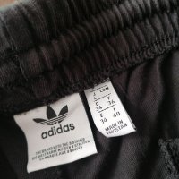 Гащи Adidas , снимка 2 - Къси панталони и бермуди - 41631307