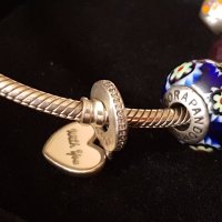 ОРИГИНАЛНА сребърна гривна Пандора PANDORA с 5 талисмана , снимка 6 - Гривни - 40956229