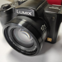 Фотоапарат Panasonic Lumix DMC-FZ5, снимка 4 - Фотоапарати - 44570180