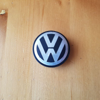 Оригинална капачка за джанта VW, снимка 1 - Аксесоари и консумативи - 36238873