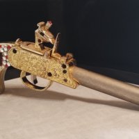 Стар френски кремъчен пистолет за украса, снимка 1 - Антикварни и старинни предмети - 42122793