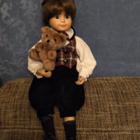  Колекционерска порцеланова кукла , снимка 1 - Колекции - 34775356