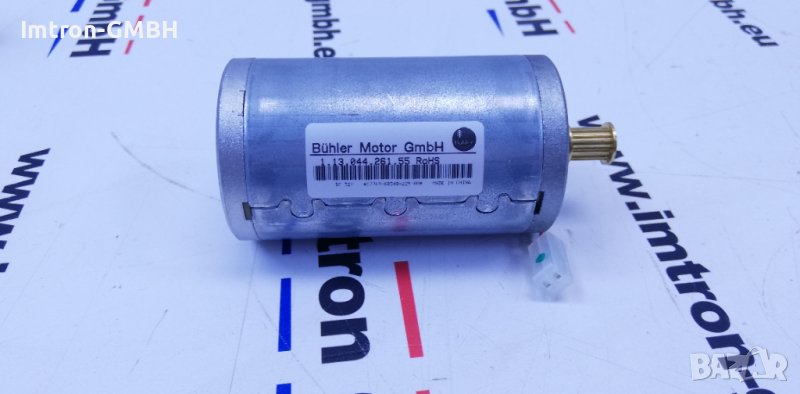 Голям мотор Buhler Motor  GmbH 1.13.004.261.55  с постоянен магнит 32 V DC, снимка 1