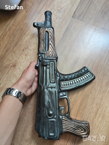 Порцеланова бутилка "Автомат АК47", снимка 1