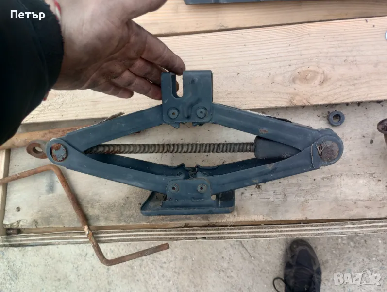 Крик ключ за джанти кука за теглене Фиат панда след 2012г, снимка 1