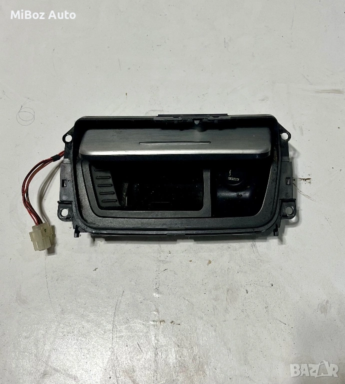 Пепелник централна конзола БМВ E90 E91 E92 BMW, снимка 1