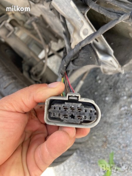 Букса фар ксенон w204 facelift adaptive intelligent light system Букса с кабел от ксенонов фар ц , снимка 1