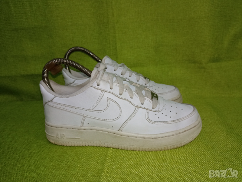 Nike N 37,5 стелка 23,5 см Бели маратонки естествена кожа , снимка 1