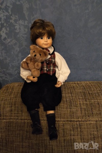  Колекционерска порцеланова кукла , снимка 1