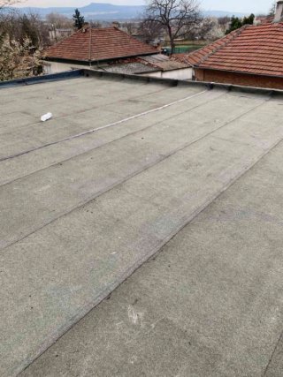 Полагане на хидроизолация на покриви и плочи