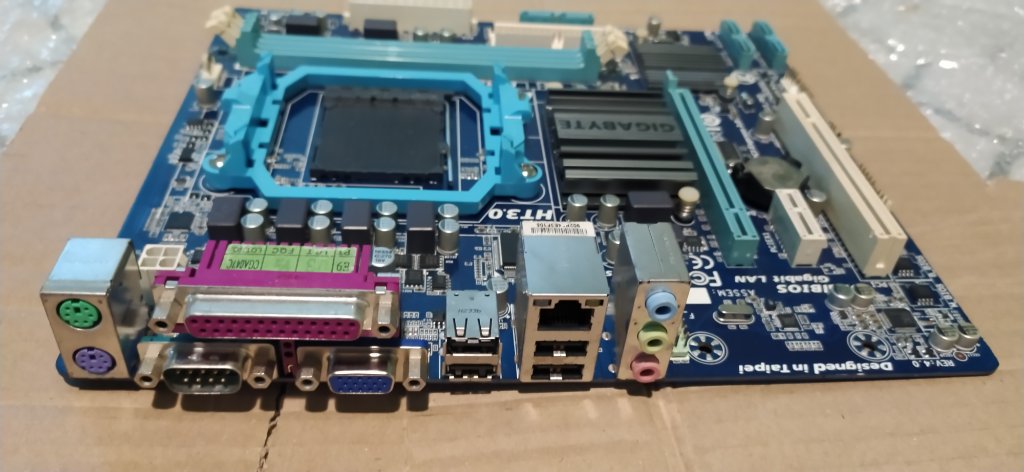 Продавам дънна платка Gigabyte GA-78LMT-S2PT Сокет AM3