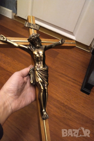Масивно разпятие бронз и дърво 50 см, снимка 4 - Антикварни и старинни предмети - 44659093