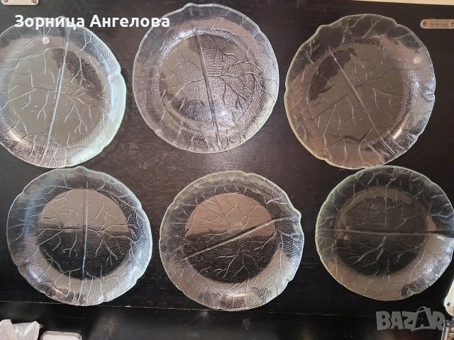 Комплект 6 стъклени чинии с релеф „листо“. Не са ползвани. Диаметър 19 см. 