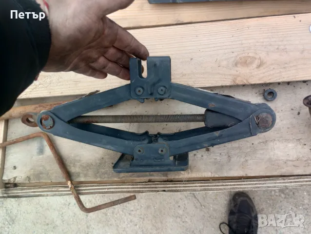 Крик ключ за джанти кука за теглене Фиат панда след 2012г