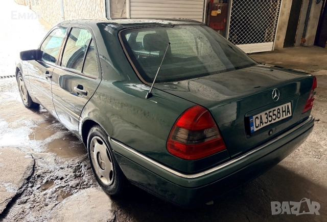 Mercedes-Benz C200 Diesel в топ състояние., снимка 4 - Автомобили и джипове - 53365362