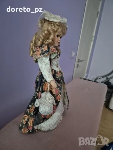 Продавам порцеланова кукла , снимка 3 - Колекции - 49111276