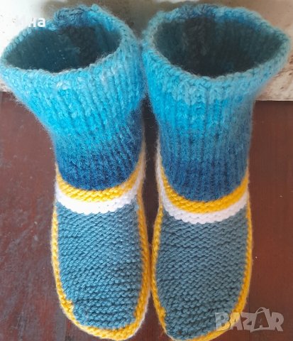 Ръчно плетени дамски терлици, снимка 8 - Дамски чорапи - 42127574