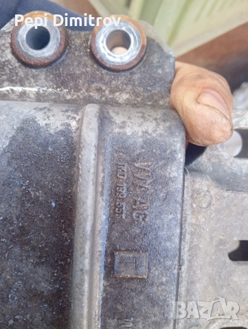 Тампон Двигател Фолксваген Голф 5+ Плюс VW Golf 5 Plus 2004-2010 OEM 1k0199555