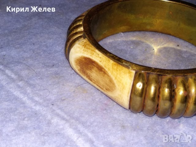 СТАРА БРОНЗОВА ТИБЕТСКА ЕТНОГРАФСКА ГРИВНА ИНКРУСТИРАНА с РЪЧНО ШЛИФОВАНА КАМИЛСКА КОСТ 2225, снимка 6 - Антикварни и старинни предмети - 41145888