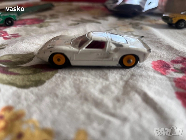 Английски Мачбокс-тесните гуми