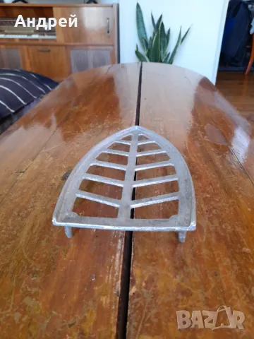 Стара поставка за ютия #6, снимка 2 - Други ценни предмети - 47778292