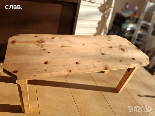 Продавам дървена маса