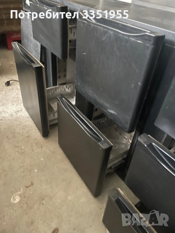 Професионален хладилник под-плотов, снимка 4 - Хладилници - 53326227