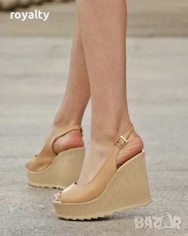 Сандали на платформа - бежова кожа