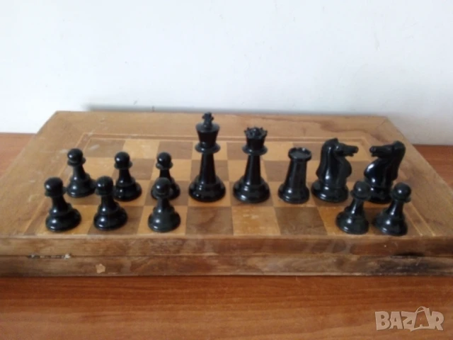 Табла и шах дъска с фигури, снимка 3 - Антикварни и старинни предмети - 51168367