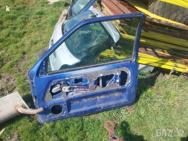 здравейте продавам десен стъклоповдигач и стъкло от пежо 106, снимка 2 - Части - 53752455