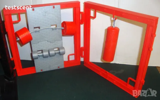 Ринг за играчки WWE Performance Center Gym Ring Setup breakaway wrekkin плейсет сет , снимка 15 - Колекции - 49627234