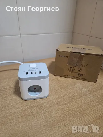 AICODE куб разклонител с USB портове и бял дизайн, включващ множество контакти и предпазител