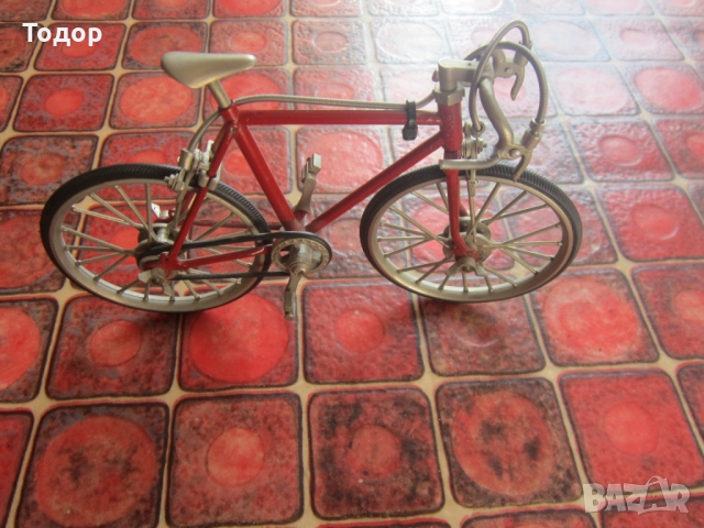 Уникален модел колело велосипед играчка , снимка 1 - Колекции - 36111228