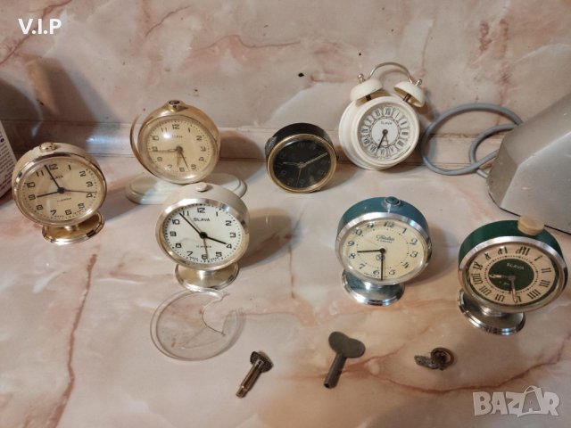 Седем стари будилника Слава / Slava