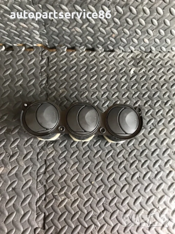 Централни въздушни отвори на таблото RHD за Mazda 6 (2003-2007) GJ6ACTR-1