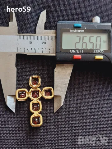 Прекрасен сребърен позлатен кръст с гранати, снимка 6 - Колиета, медальони, синджири - 49438588