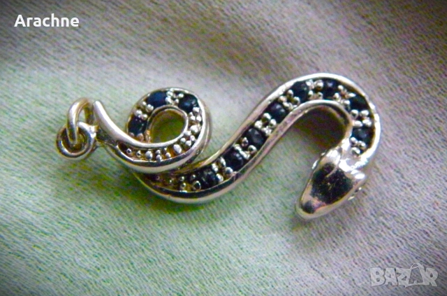 Сребърен медальон-змия, с природни сапфири, снимка 4 - Колиета, медальони, синджири - 51702693