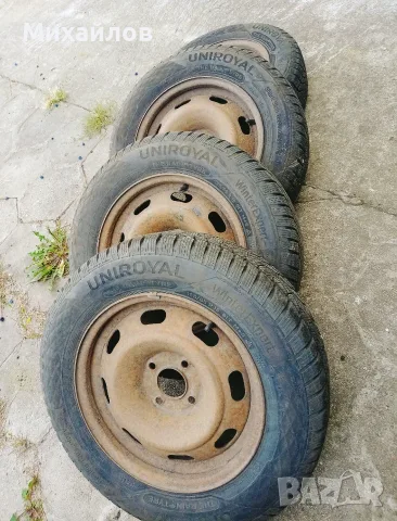 Зимни гуми 195/65 R15 с метални джанти 4 броя