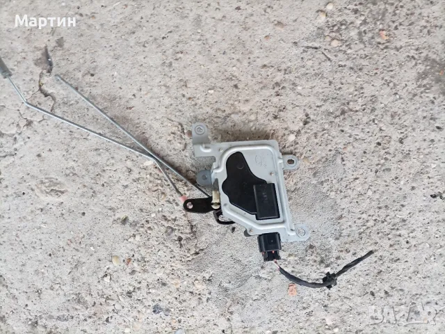 Централно заключване ( Електромотор за заключване) на вратата на багажника за Киа Соренто , снимка 4 - Части - 47776279