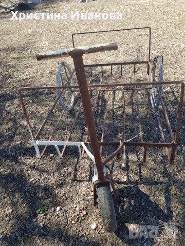 Продавам количка. 