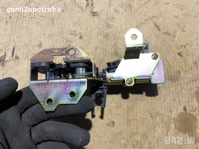 Брава Стъкло Заден Капак 7L0827506D Porsche Cayenne S 4.5 2005г 9PA, снимка 3 - Части - 53071322