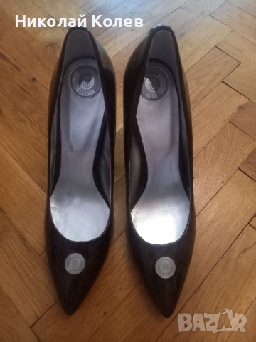 Дамски обувки Версус италиански нови, снимка 6 - Маратонки - 44549443