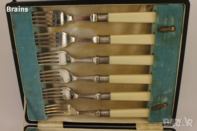 Стар Комплект Английски Посребрени Прибори Вилици Ножове, снимка 3 - Антикварни и старинни предмети - 44838881