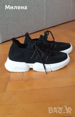 НОВИ дамски дишащи маратонки, размер 37