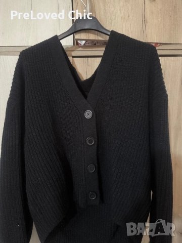 Чисто нова черна жилетка 