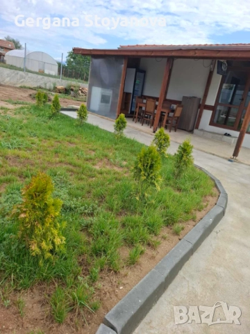 Имот с къща и промишлена сграда, снимка 8 - Парцели - 51258263