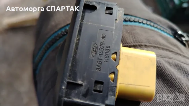 ford fiesta mk7 ключ за странично стъкло на пътника 08-13 8A6T14529-AA, снимка 2 - Части - 48853828