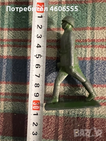 Фигура на метален еойник.