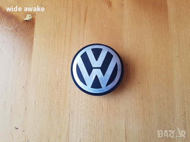 Оригинална капачка за джанта VW, снимка 1 - Аксесоари и консумативи - 36238873